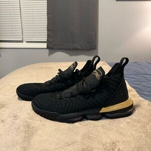 Nike LeBron 16 I’m King Black Men’s Basketball Shoe